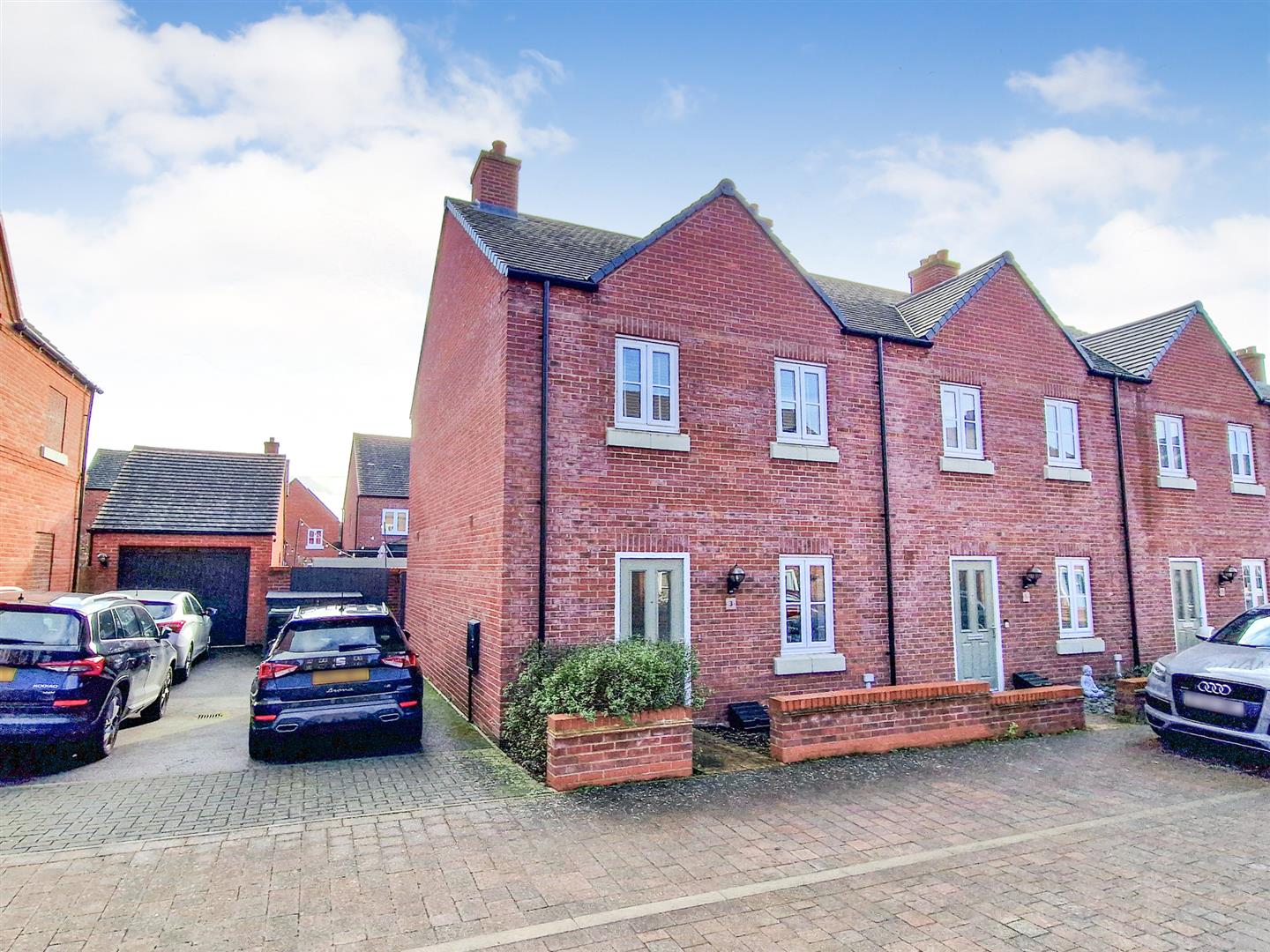 3 bed property in Northwick Close, Bedford